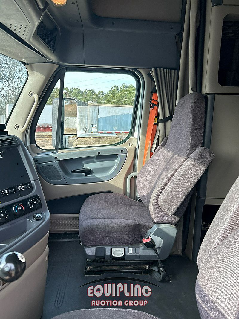 2016 Freightliner CASCADIA