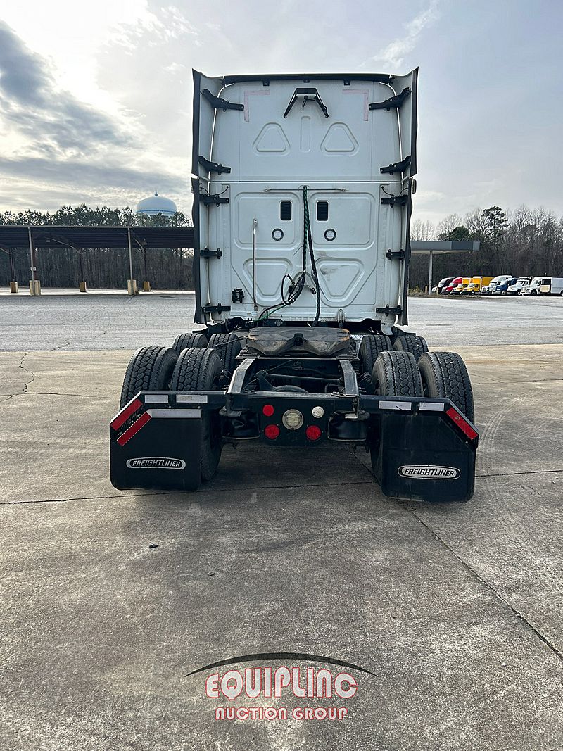 2016 Freightliner CASCADIA