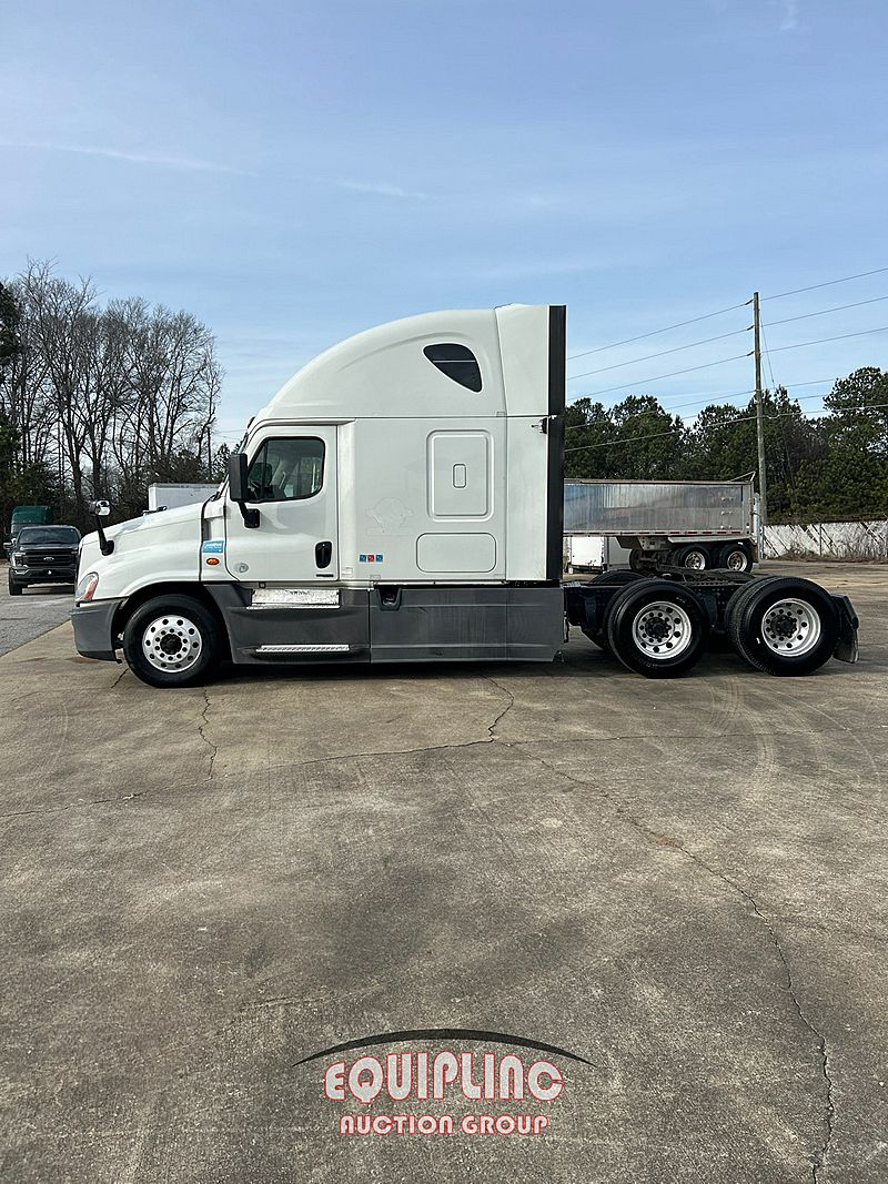 2016 Freightliner CASCADIA