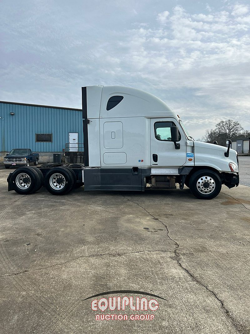 2016 Freightliner CASCADIA