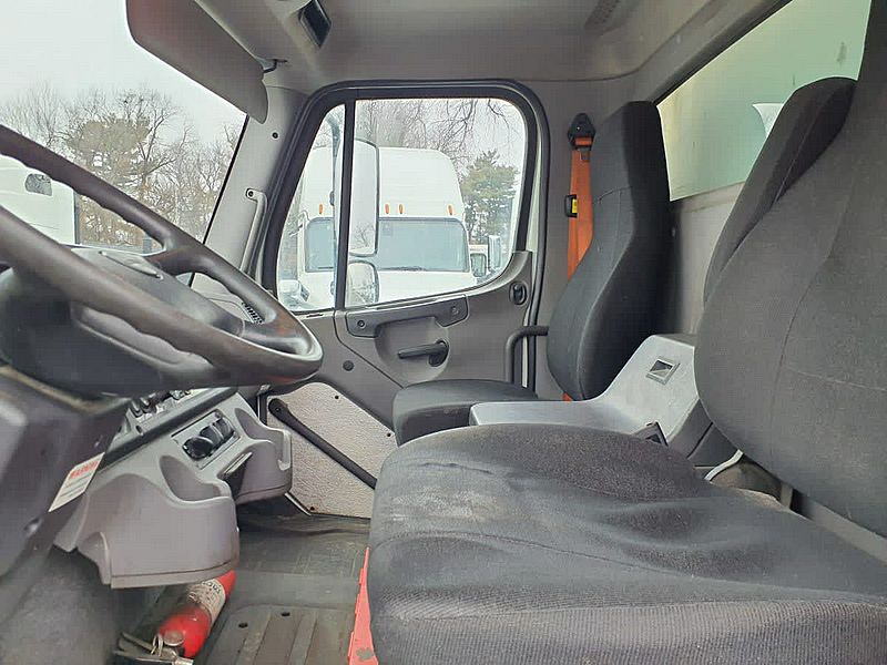 2019 Freightliner M2 106