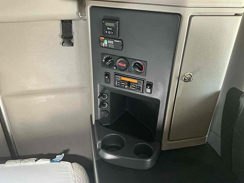 2023 Peterbilt 
