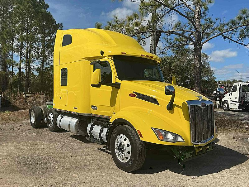2023 Peterbilt 
