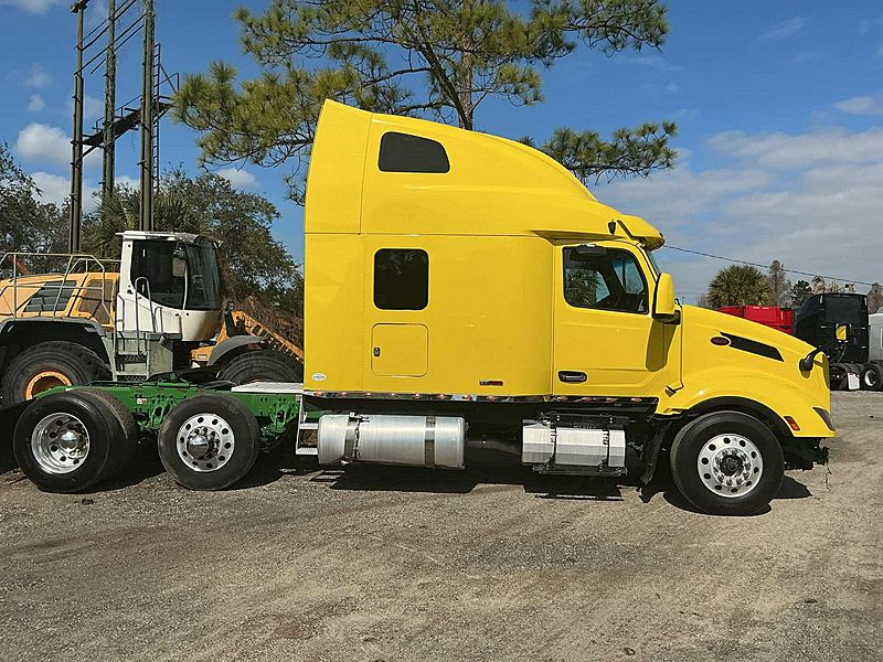 2023 Peterbilt 