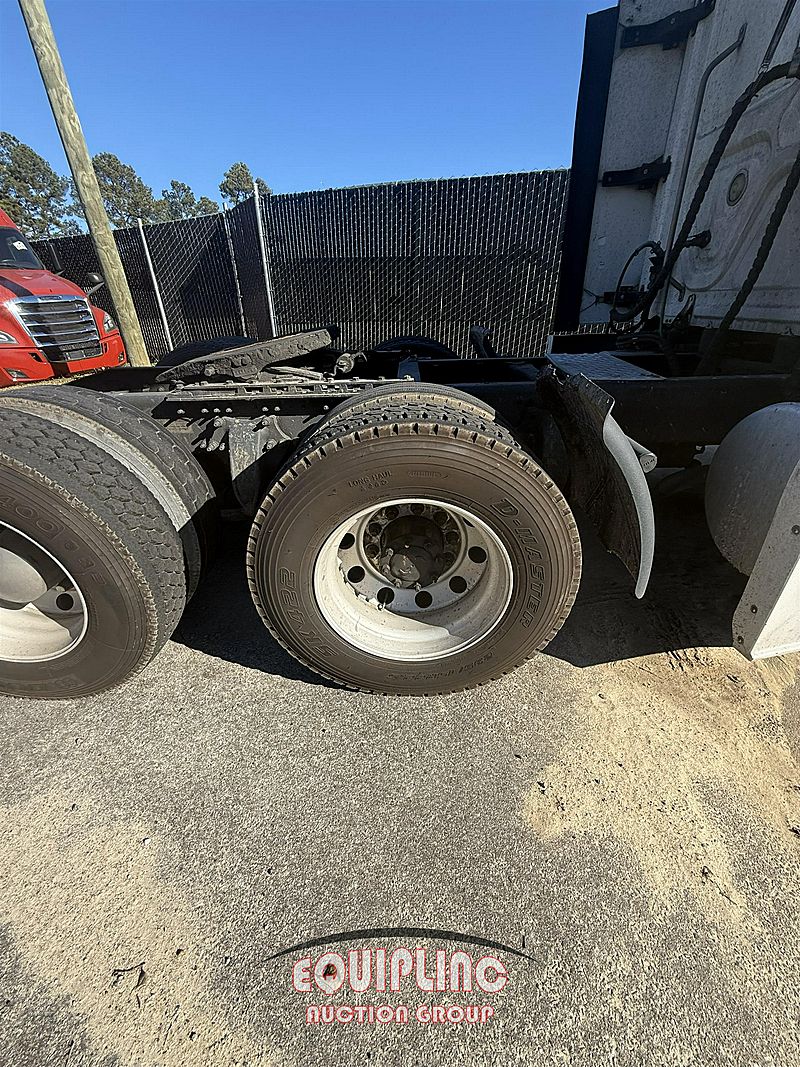2016 Freightliner CASCADIA