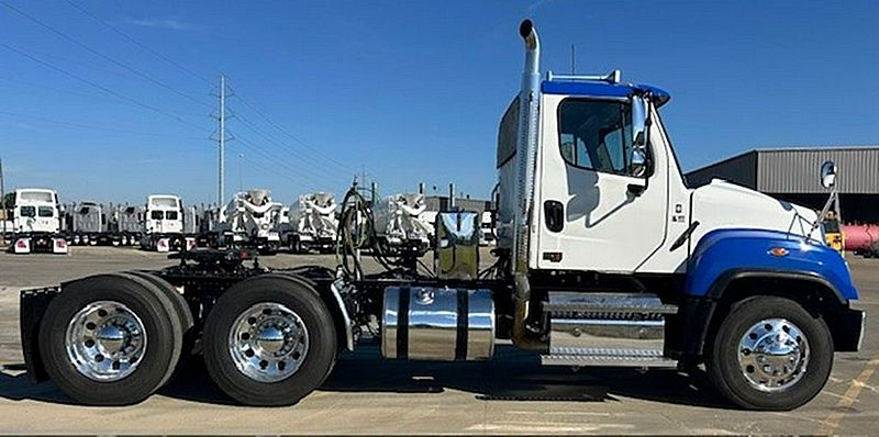 2025 Freightliner 114SD
