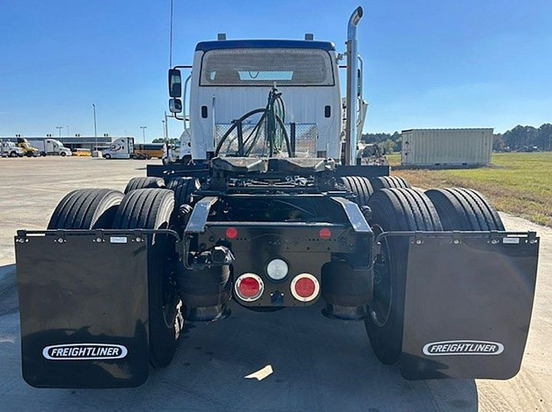 2025 Freightliner 114SD