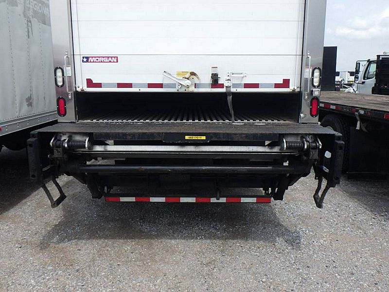 2016 Freightliner M2 106