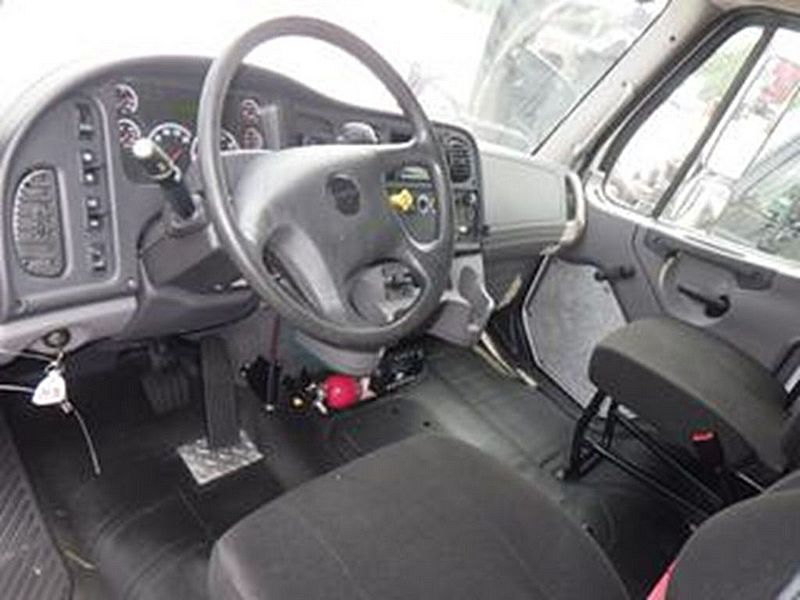 2016 Freightliner M2 106