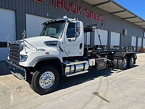 2026 Freightliner 114SD - Box Truck