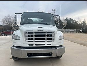 2019 Freightliner M2 106