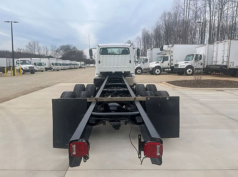 2019 Freightliner M2 106