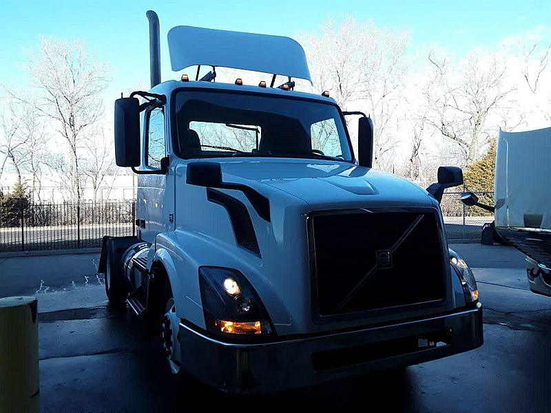 2016 Volvo VNL42T