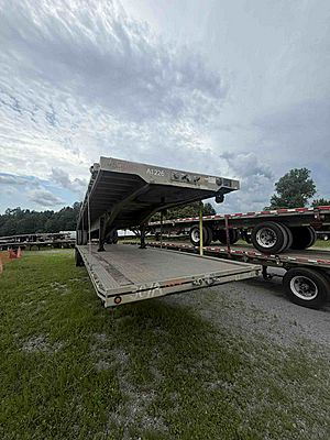 2013 Benson Flatbed - Flatbed Trailer
