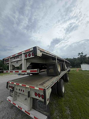 2013 Benson Flatbed - Flatbed Trailer