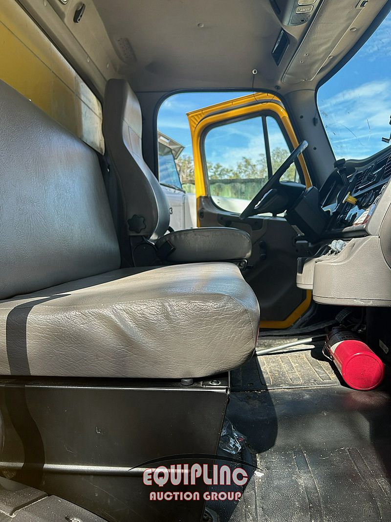 2018 Freightliner M2