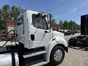 2017 Freightliner M2 112