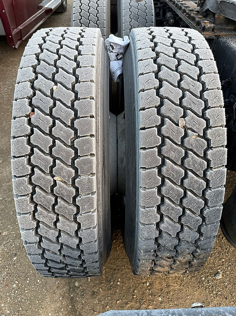 2017 Freightliner X12564ST
