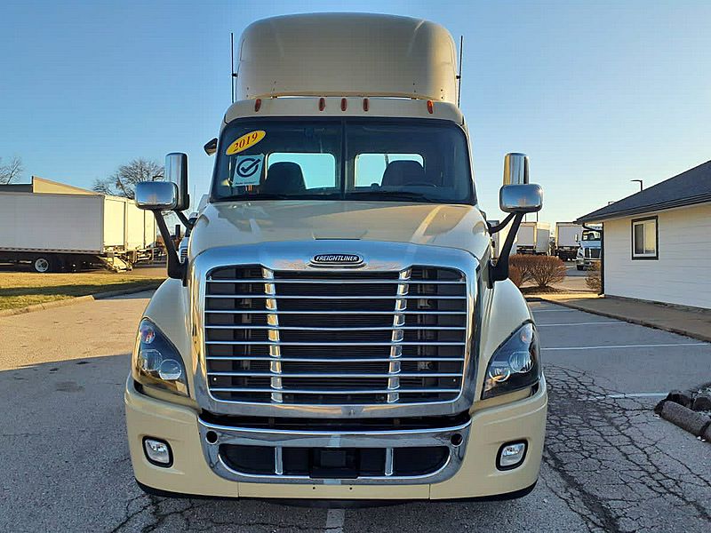 2019 Freightliner CASCADIA 125