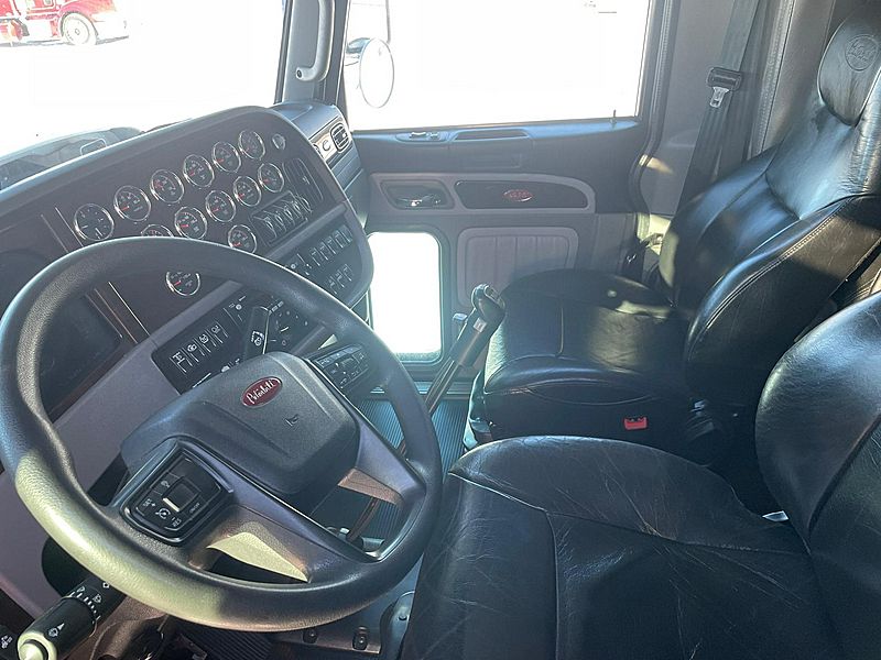 2024 Peterbilt 389