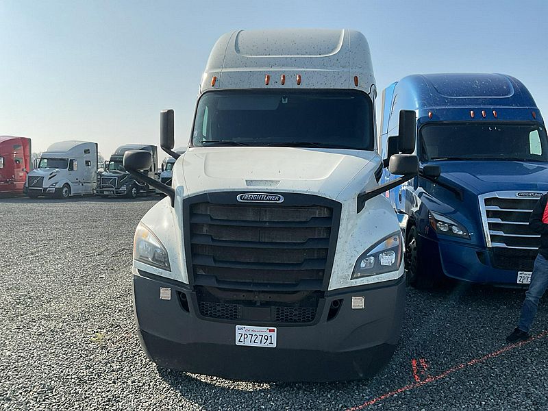 2020 Freightliner Cascadia