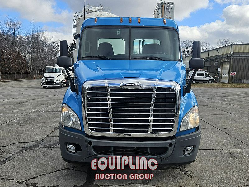 2016 Freightliner CASCADIA