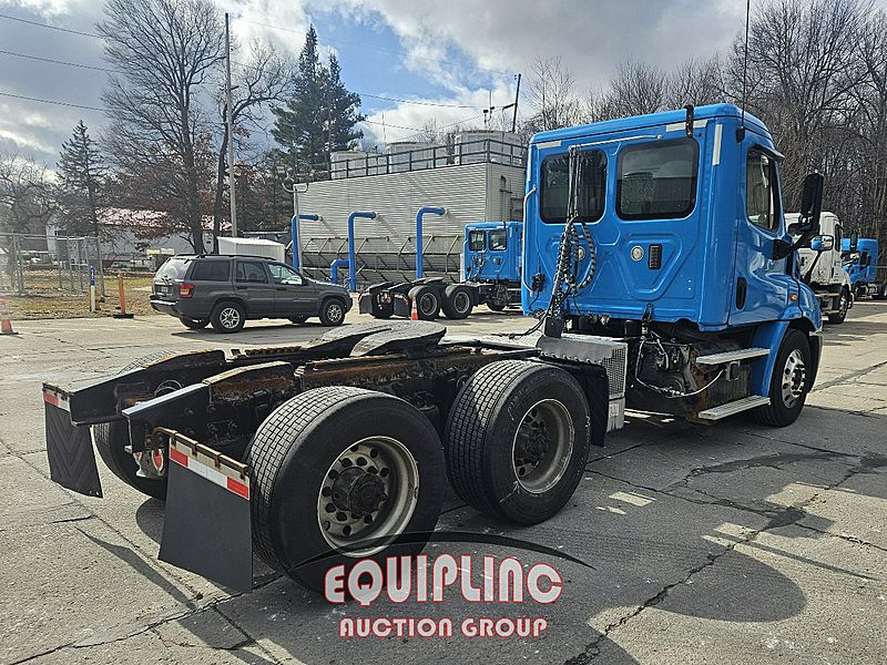 2016 Freightliner CASCADIA