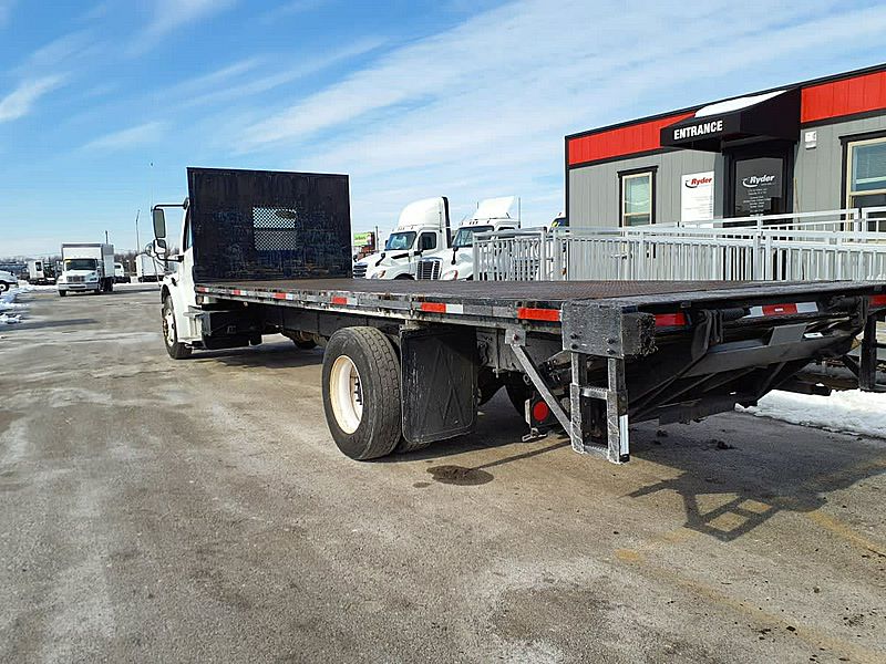 2015 Freightliner M2 106