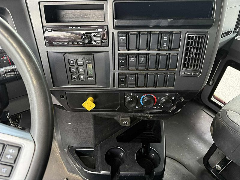 2019 Mack GR84F