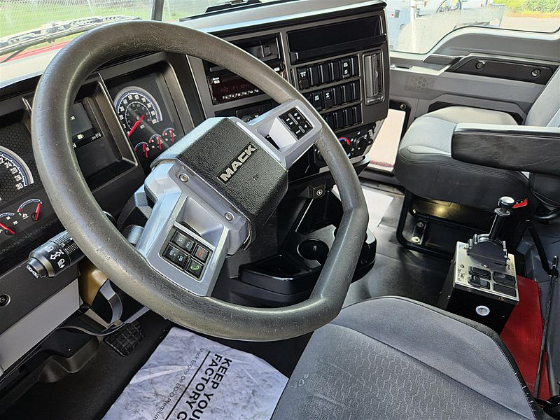 2019 Mack GR84F