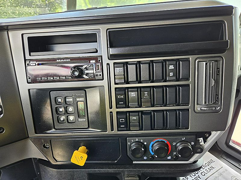 2019 Mack GR84F