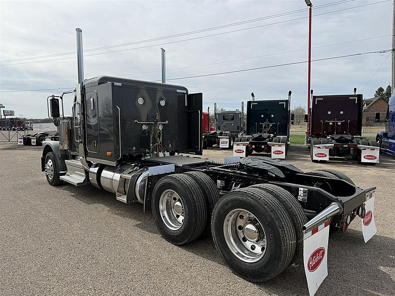 2027 Peterbilt 589