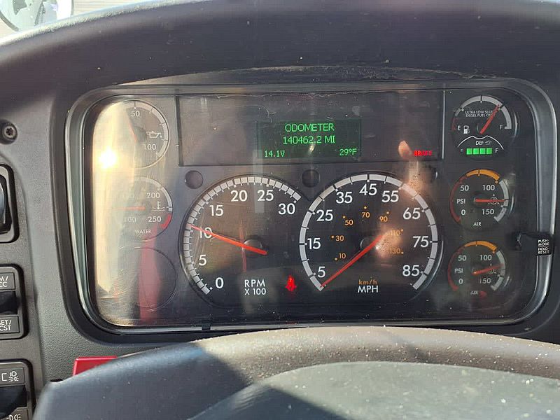 2019 Freightliner M2 106