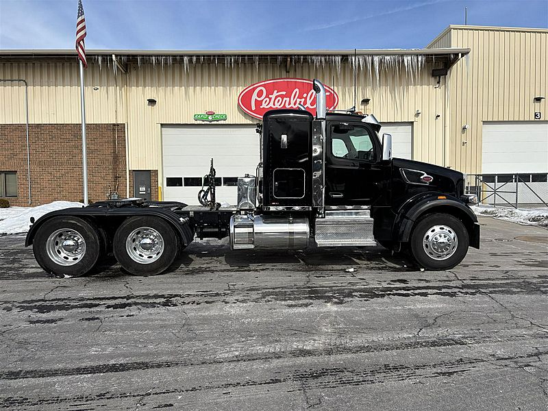 2025 Peterbilt 567