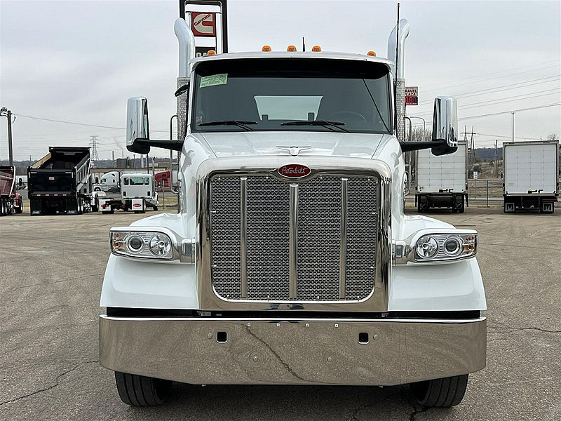 2027 Peterbilt 567