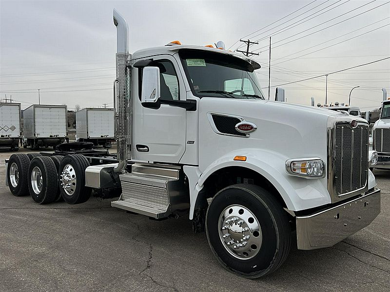 2027 Peterbilt 567