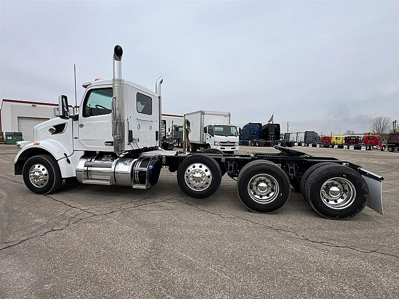 2027 Peterbilt 567