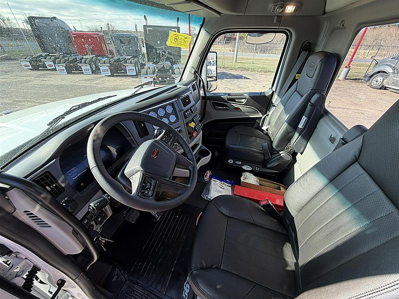2027 Peterbilt 567