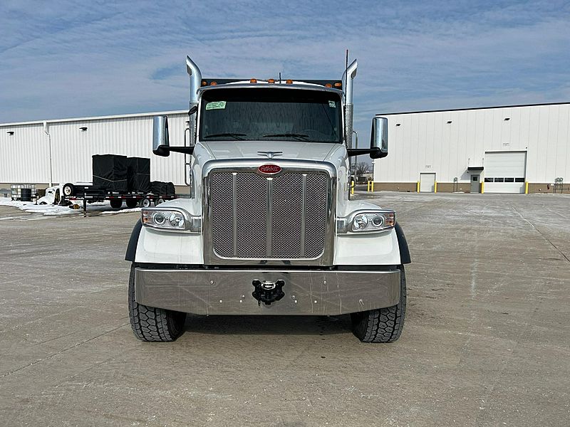 2026 Peterbilt 567