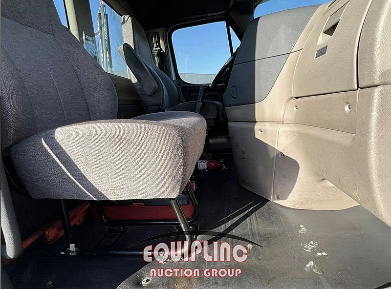 2014 Freightliner Cascadia 113