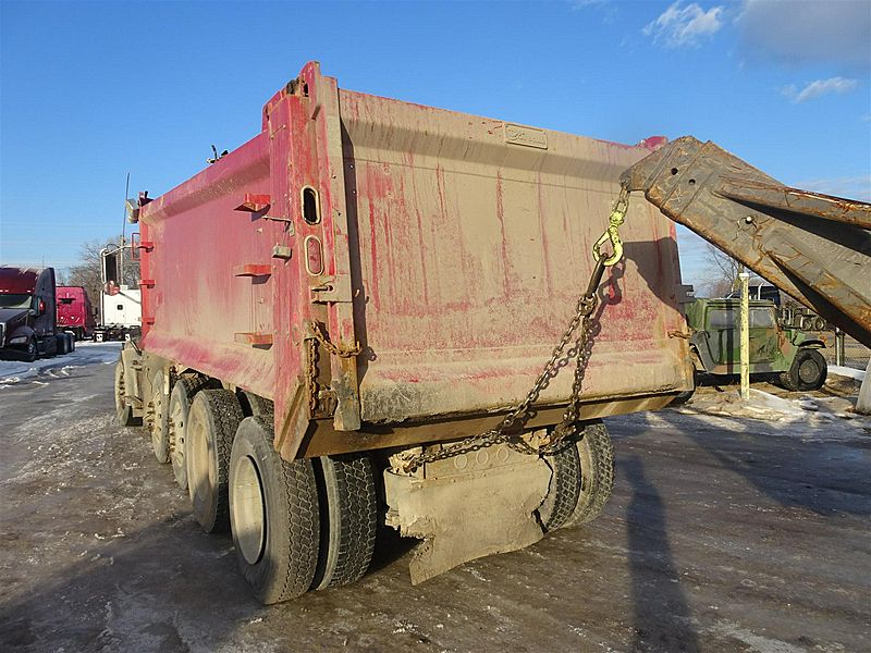 2018 Mack GU813