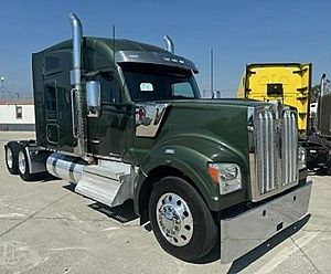 2021 Kenworth W990 - Sleeper Truck