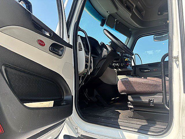 2024 Peterbilt 579