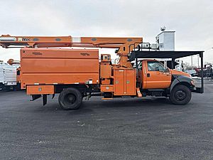 2013 Ford F-750 - Bucket Truck