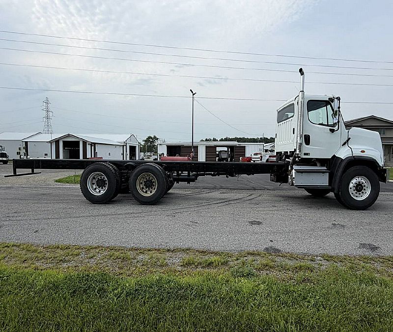 2014 Freightliner 108SD