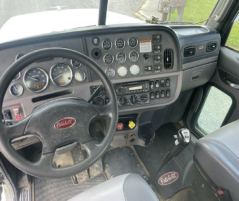 2012 Peterbilt 365