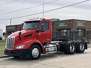 2022 Peterbilt 579 - Daycab