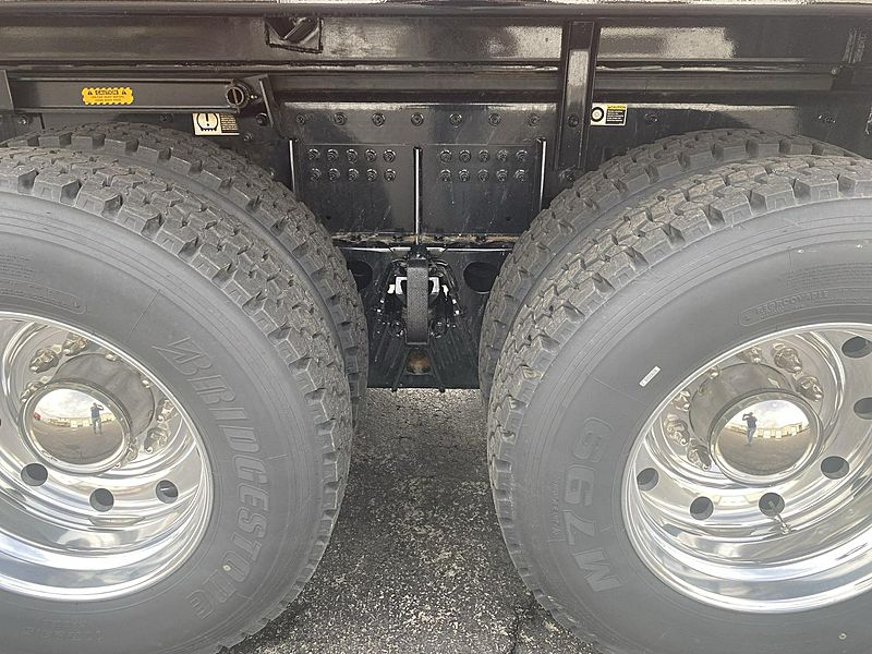 2027 Peterbilt 567