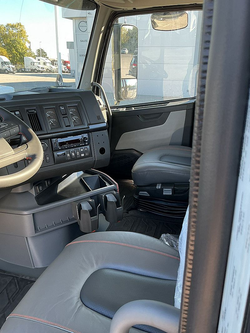 2026 Volvo VNL