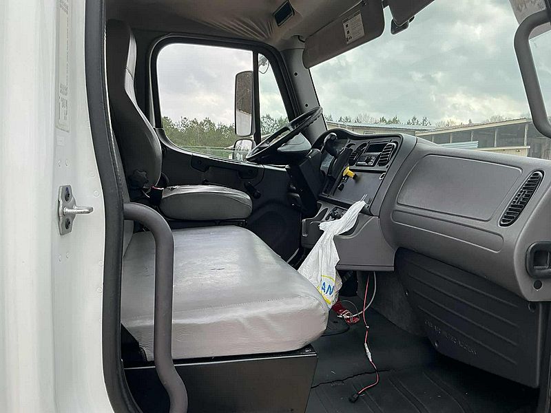 2019 Freightliner M2